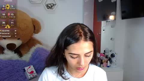 Isabella online show from December 2024 12:04:01 PM