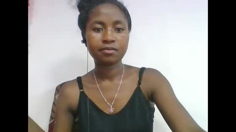 chantale483461 online show from April 2026 04:28:02 PM