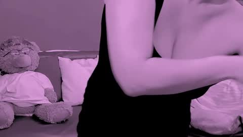 The Queen online show from April 2026 01:52:02 PM