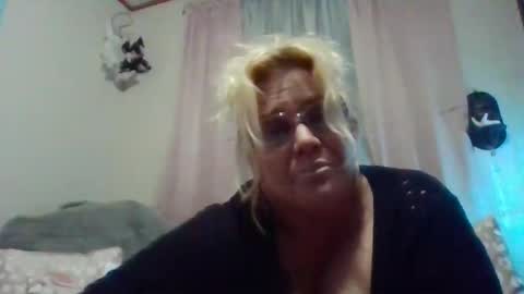 Ms. Behaving online show from December 2024 07:42:01 AM