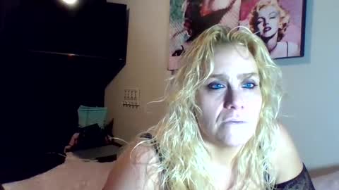 Ms. Behaving online show from September 2025 07:21:02 AM