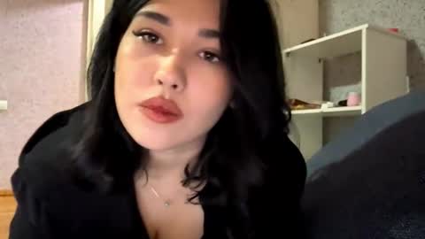 Lola online show from December 2025 03:52:02 PM