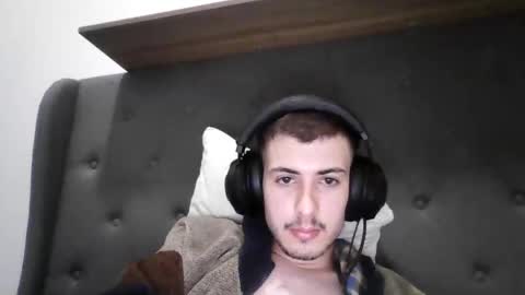 Snapshot of charismaticcharm chatting on January 2025 12:15:01 PM charismaticcharm online show from January 2025 12:15:01 PM