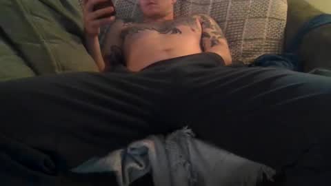 Snapshot of charlemagnesweatpants chatting on April 2026 04:15:01 PM charlemagnesweatpants online show from April 2026 04:15:01 PM