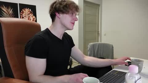 CHARLES DREAMS online show from March 2026 11:43:01 PM