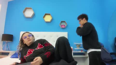 Charles y Elara online show from February 2025 03:08:02 AM