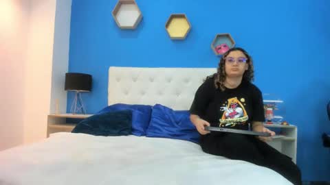 Charles y Elara online show from February 2025 07:49:01 PM