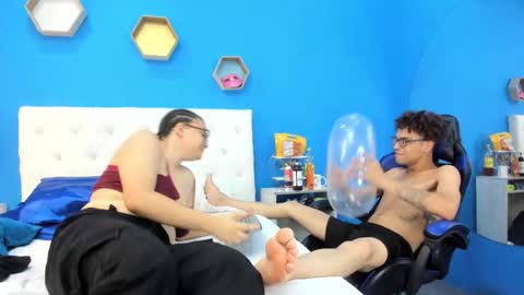 Charles y Elara online show from February 2025 08:07:02 PM