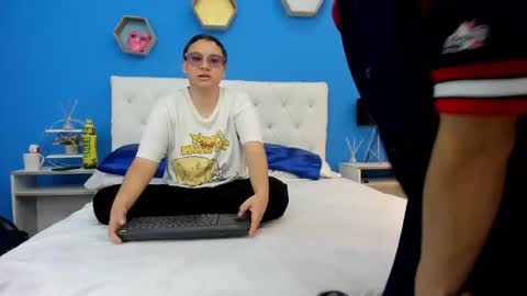 Charles y Elara online show from March 2025 07:28:01 PM