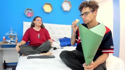 Charles y Elara online show from March 2025 12:11:02 AM