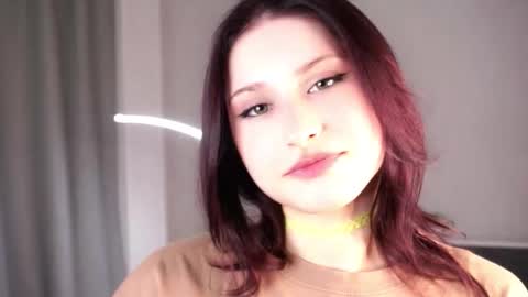 Mia online show from March 2026 05:39:02 PM