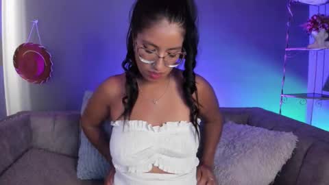 charlhot_ online show from October 2025 02:07:02 PM