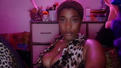 charliecakesssss online show from January 2025 04:13:01 PM