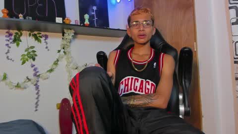 Snapshot of charlieerusso chatting on January 2025 11:11:01 PM Charles Russo online show from January 2025 11:11:01 PM