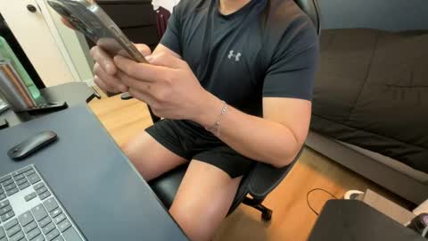 charliekkw online show from April 2026 04:53:02 PM