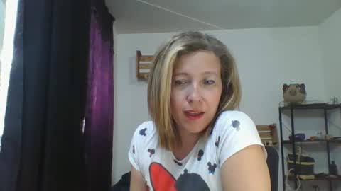 Snapshot of charlot_ponze chatting on December 2024 11:03:01 PM charlott online show from December 2024 11:03:01 PM