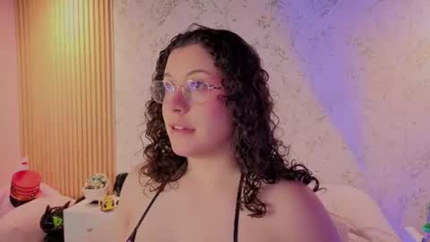 Snapshot of charlote__miller chatting on June 2026 12:40:01 PM You honey online show from June 2026 12:40:01 PM