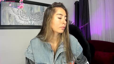 Snapshot of charlote_horny chatting on November 2025 11:44:02 AM Charlote online show from November 2025 11:44:02 AM