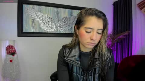 Snapshot of charlote_horny chatting on November 2025 11:42:01 AM Charlote online show from November 2025 11:42:01 AM