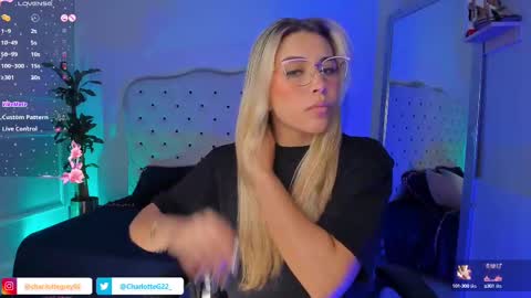 Snapshot of charlotte__grey chatting on March 2025 08:20:02 PM charlotte grey online show from March 2025 08:20:02 PM