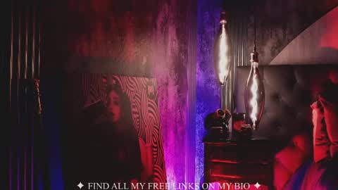 Charlotte online show from April 2026 07:11:02 PM