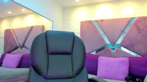 Charlotte Icee online show from September 2025 05:24:02 PM