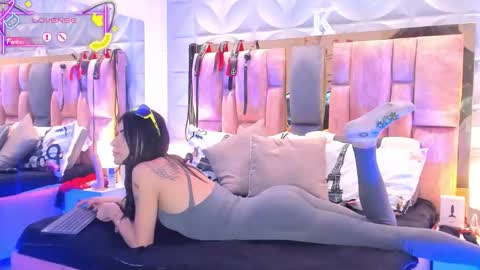Snapshot of charlotte_landry__ chatting on September 2025 03:49:02 PM CHARLOTTELANDRY online show from September 2025 03:49:02 PM