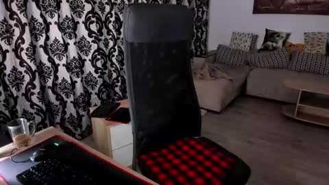 Charlotte Diamonds online show from October 2025 06:39:02 PM