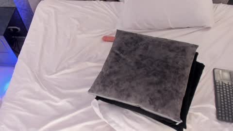 Charlotte  online show from January 2025 01:39:02 AM