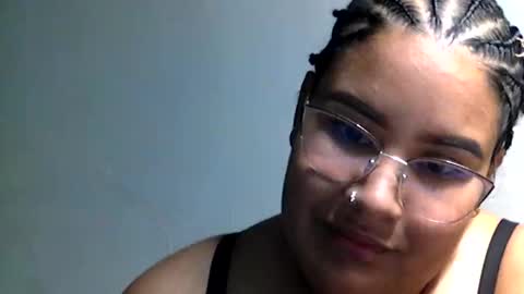 Snapshot of charlottequeen_21 chatting on May 2026 02:06:02 AM charlottequeen_21 online show from May 2026 02:06:02 AM