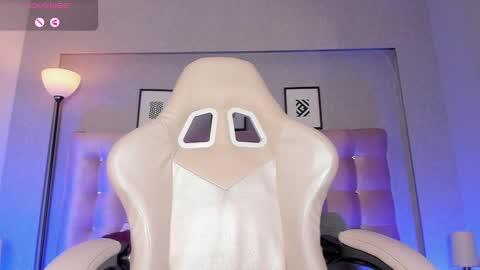 Snapshot of charlotterussel chatting on December 2024 10:25:02 PM charlotterussel online show from December 2024 10:25:02 PM