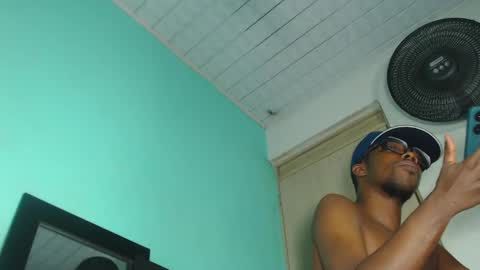 Snapshot of charly_vergonti_ chatting on December 2024 11:11:02 AM charly_vergonti_ online show from December 2024 11:11:02 AM