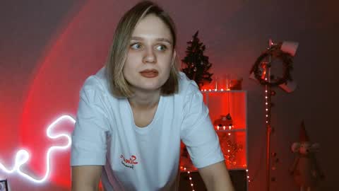 Snapshot of charming_beauty chatting on December 2024 06:24:02 AM Michelle online show from December 2024 06:24:02 AM