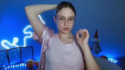 Snapshot of charming_beauty chatting on January 2025 06:46:01 AM Michelle online show from January 2025 06:46:01 AM