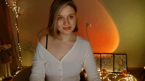 Snapshot of charming_beauty chatting on January 2025 10:12:02 AM Michelle online show from January 2025 10:12:02 AM