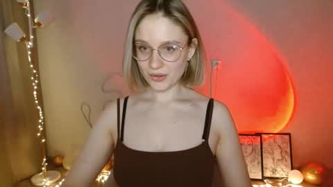 Snapshot of charming_beauty chatting on January 2025 03:16:01 AM Michelle online show from January 2025 03:16:01 AM