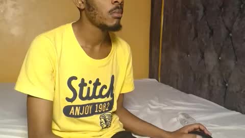 charmleo online show from April 2026 07:05:02 PM