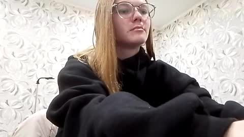 Snapshot of chauknispel chatting on May 2026 10:39:01 PM Olivia online show from May 2026 10:39:01 PM