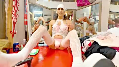 Snapshot of chavezechavez4207 chatting on November 2025 05:57:01 AM MasterPRO online show from November 2025 05:57:01 AM