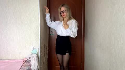 Milissa online show from September 2025 07:32:02 AM