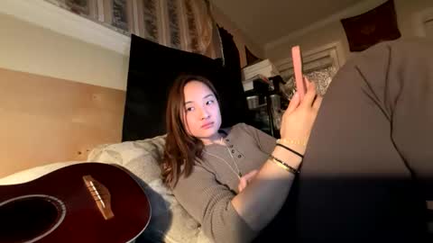 Snapshot of chellybear101 chatting on February 2026 05:04:01 AM chellybear101 online show from February 2026 05:04:01 AM