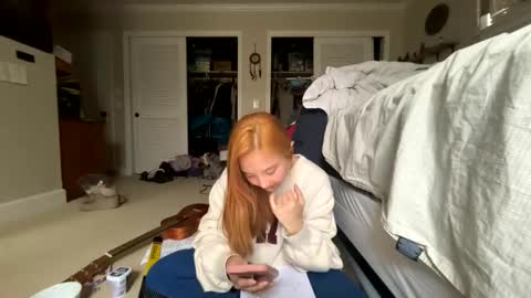 Snapshot of chellybear101 chatting on February 2026 08:37:01 PM chellybear101 online show from February 2026 08:37:01 PM