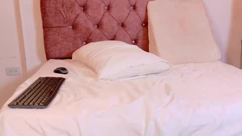 juls online show from April 2026 09:19:01 PM