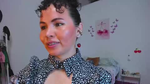 liana online show from October 2025 07:36:02 PM