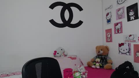 Snapshot of cherry_hc chatting on January 2025 06:57:02 PM Nezumy Rey online show from January 2025 06:57:02 PM