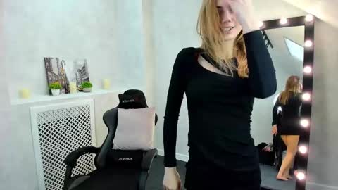 cherry_pr1ce online show from December 2024 04:04:02 AM