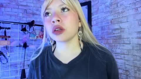     online show from November 2025 12:06:02 PM