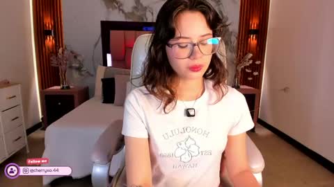 Snapshot of cherryblossom18_ chatting on June 2026 09:20:01 PM Cherry online show from June 2026 09:20:01 PM