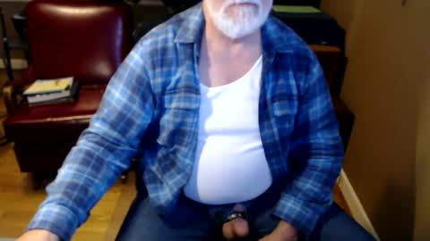 Snapshot of chgodad chatting on December 2025 08:58:02 PM chgodad online show from December 2025 08:58:02 PM