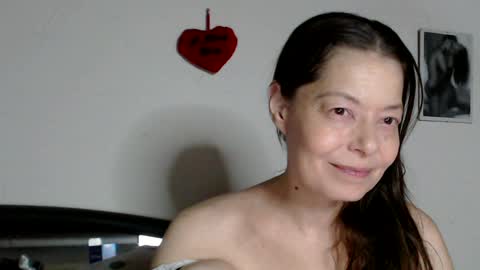 Chiara online show from April 2026 08:17:01 PM